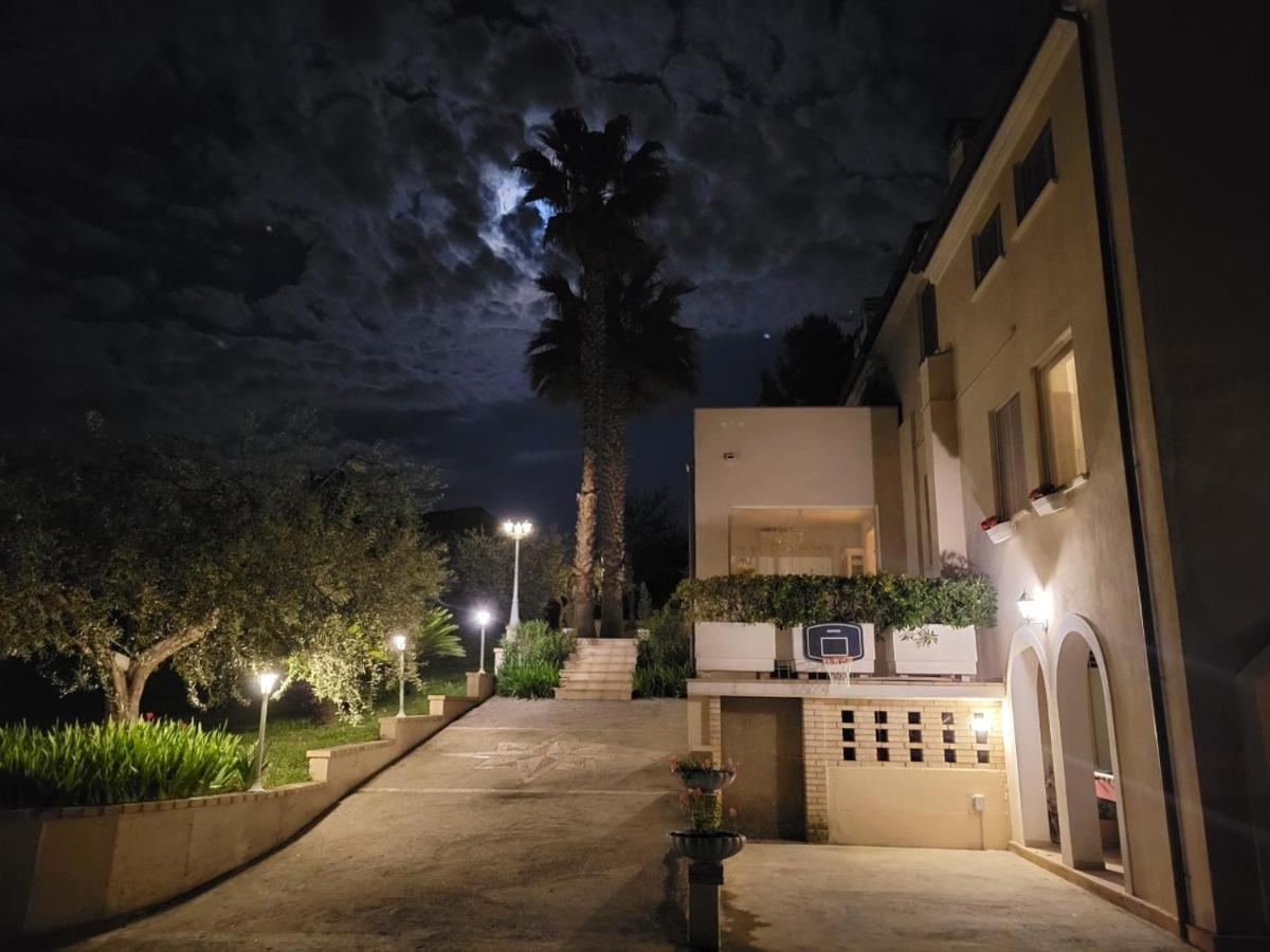 Casale Angela Apartment Torrevecchia Teatina Exterior photo